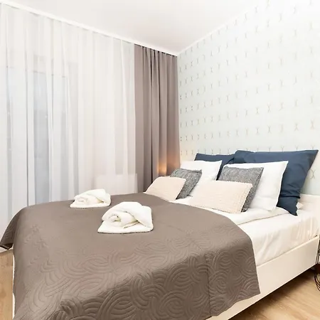 Kochanowskiego By Renters Apartment *