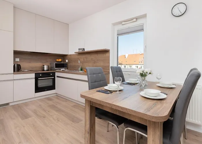 Kochanowskiego By Renters Apartment *