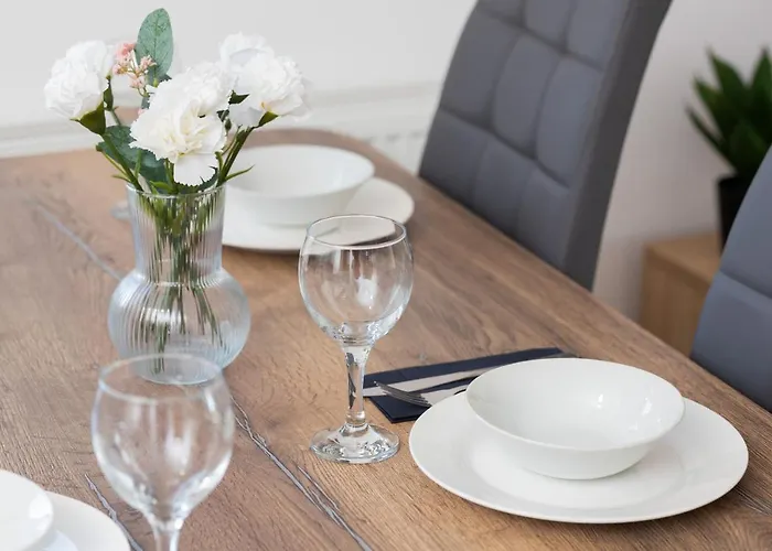 Kochanowskiego By Renters Apartment